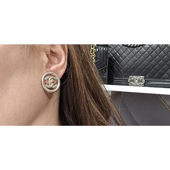 CHANEL CC Logos Turnlock Round Clip-On Earrings Silver Tone 97P - Picture 2 of 7